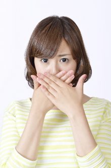 大人の出っ歯は部分矯正で治しましょう|大阪のHANA Intelligence 歯科•矯正歯科