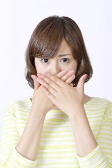 大人の出っ歯は部分矯正で治しましょう|大阪のHANA Intelligence 歯科•矯正歯科